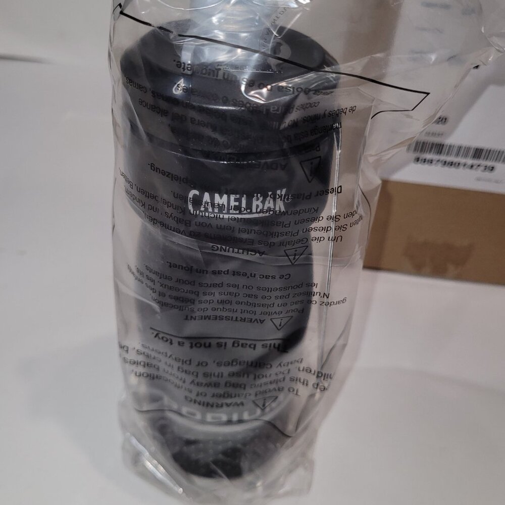 Camelbak Water Bottle Podium 24Oz Water Bottle  New w/ Tags - Picture 3 of 7